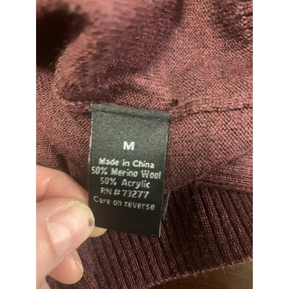 APT 9 Merino Wool Argyle Burgundy Sweater V-Neck Size M‎